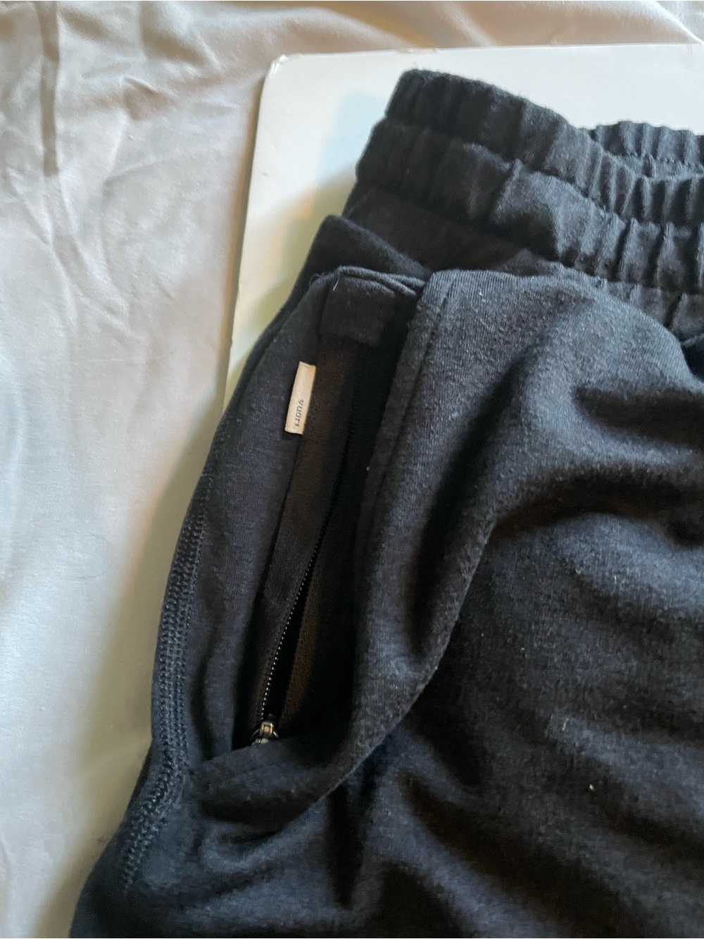 VUORI Men’s Black Ponto Shorts size Medium, 7” Inseam - Picture 4 of 7